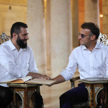 1650753.jpeg تزامنا مع وصول ماكرون إلى سوريا تسجيل انفجارين قرب مقر إقامة الرئيس الفرنسي في العاصمة دمشق
