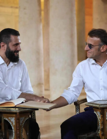 1650753.jpeg تزامنا مع وصول ماكرون إلى سوريا تسجيل انفجارين قرب مقر إقامة الرئيس الفرنسي في العاصمة دمشق