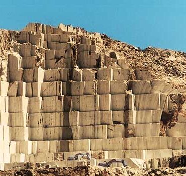 carriere de marbre قطاع المقاطع: 91 مقطعا مسوغا و14 مليون دينار مداخيل في 2025