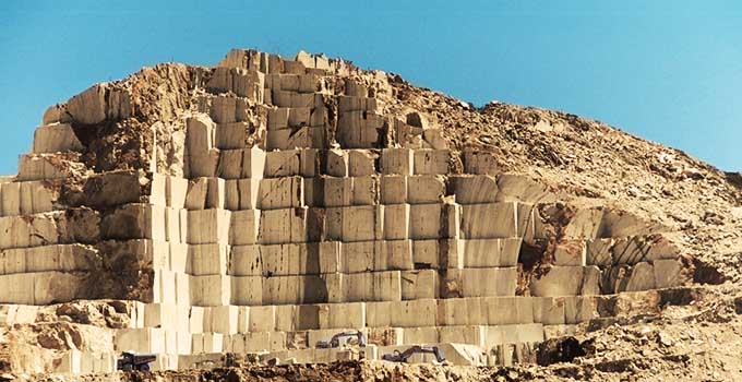 carriere de marbre قطاع المقاطع: 91 مقطعا مسوغا و14 مليون دينار مداخيل في 2025