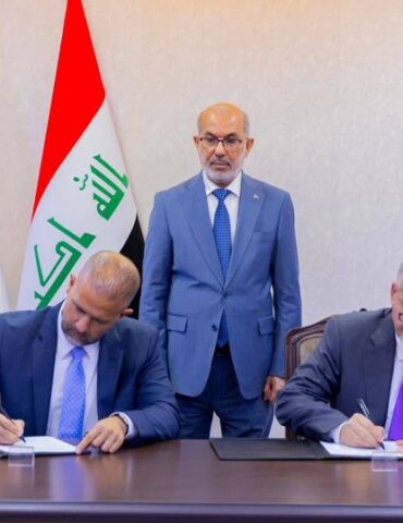 بغداد أمريكا بغداد .. توقيع اتفاق عراقي أمريكي لإدارة حقلين للنفط