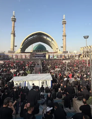 خمنائي تشييع شعبي حاشد لخامنئي في اليوم الثاني من جنازته