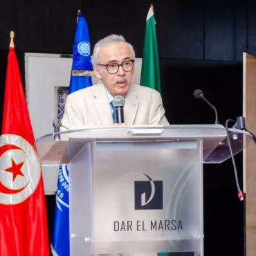 وزير الشؤون الاج وزير الشؤون الاجتماعية يدعو إلى تطوير التشريعات لتنظيم العمل عبر المنصات الرقمية